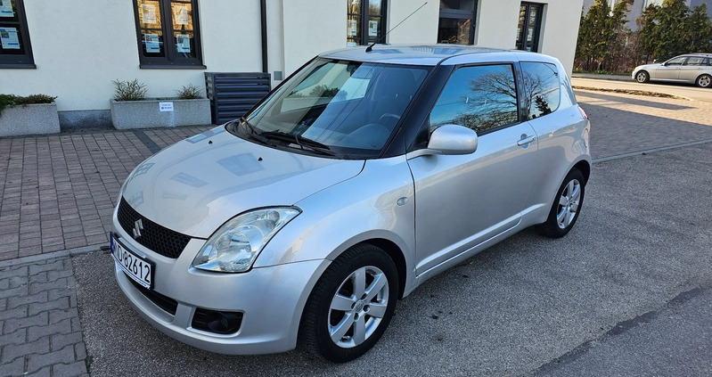 Suzuki Swift cena 13900 przebieg: 119000, rok produkcji 2010 z Sokołów Małopolski małe 529